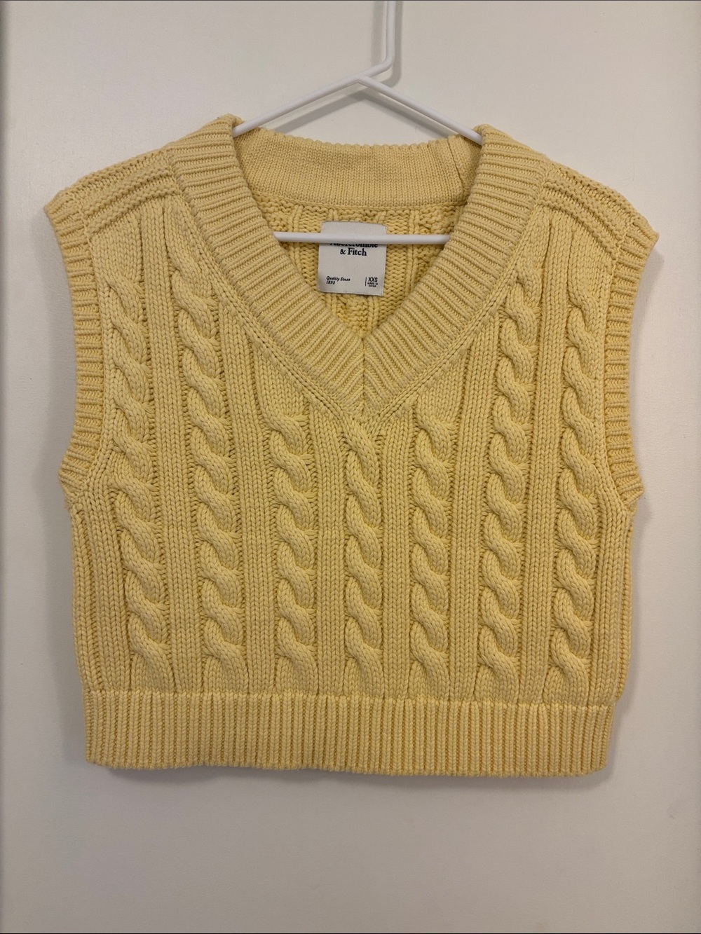 NWT Abercrombie & Fitch Sweater Vest Size XXS